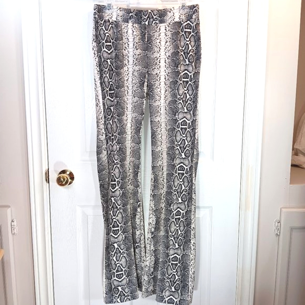 NWT Suzy Shier Tall Women's Wide Leg Pants Animal Print White Gray Size M Long